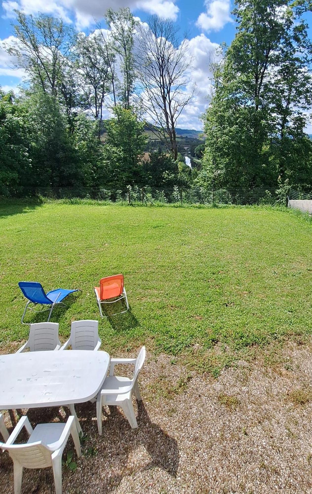 Agreable Maison Avec Jardin A جوينفيل المظهر الخارجي الصورة